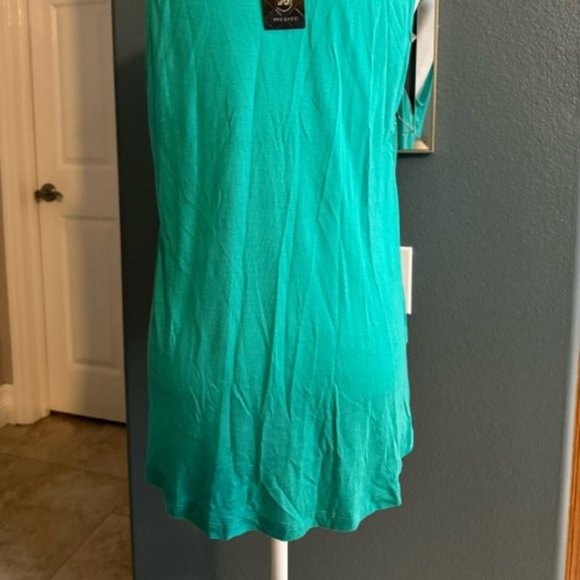 NWT Women's Top Sleeveless Button Up Lace Floral Overlay with High-low Hemline - Picture 5 of 9